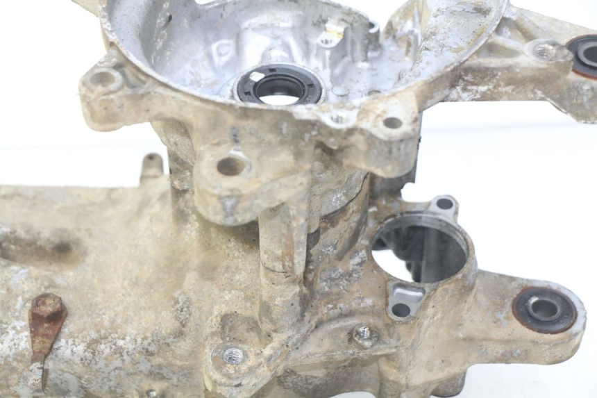 photo de CÁRTER DE MOTOR INFERIOR SUZUKI CP 80 (1985 - 1996) - Otra perspectiva