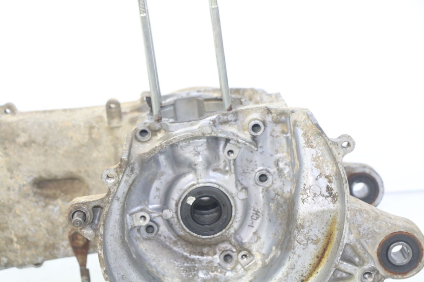 photo de CÁRTER DE MOTOR INFERIOR SUZUKI CP 80 (1985 - 1996) - Detalles de los puntos de fijación