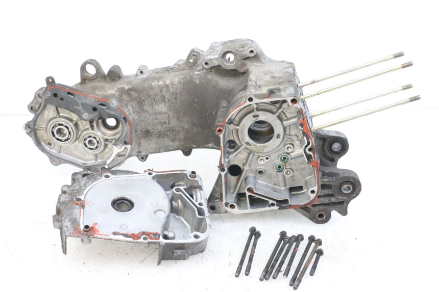 photo de CÁRTER DE MOTOR INFERIOR KYMCO DINK 4T 50 (2007 - 2018) - Enfoque en la estructura