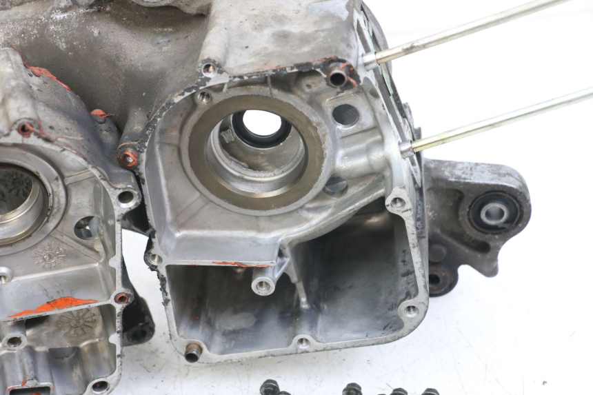 photo de CÁRTER DE MOTOR INFERIOR KYMCO DINK 4T 50 (2007 - 2018) - Ángulo de visión alternativo