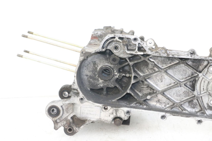 photo de CÁRTER DE MOTOR INFERIOR KYMCO DINK 4T 50 (2007 - 2018) - Primer plano técnico