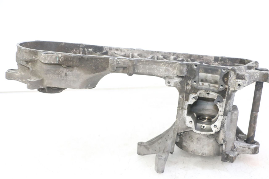 photo de CÁRTER DE MOTOR INFERIOR PEUGEOT ELYSTAR 50 (2002 - 2014) - Primer plano técnico