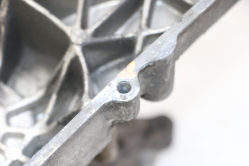 photo de CÁRTER DE MOTOR INFERIOR PEUGEOT ELYSTAR 50 (2002 - 2014) - Detalles de los puntos de fijación