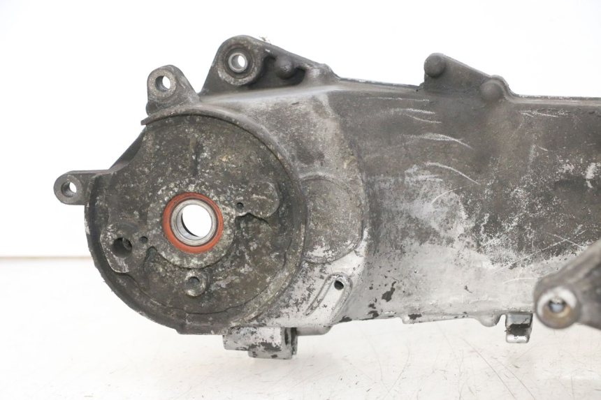 photo de CÁRTER DE MOTOR INFERIOR PEUGEOT ELYSTAR 50 (2002 - 2014) - Primer plano de alta resolución