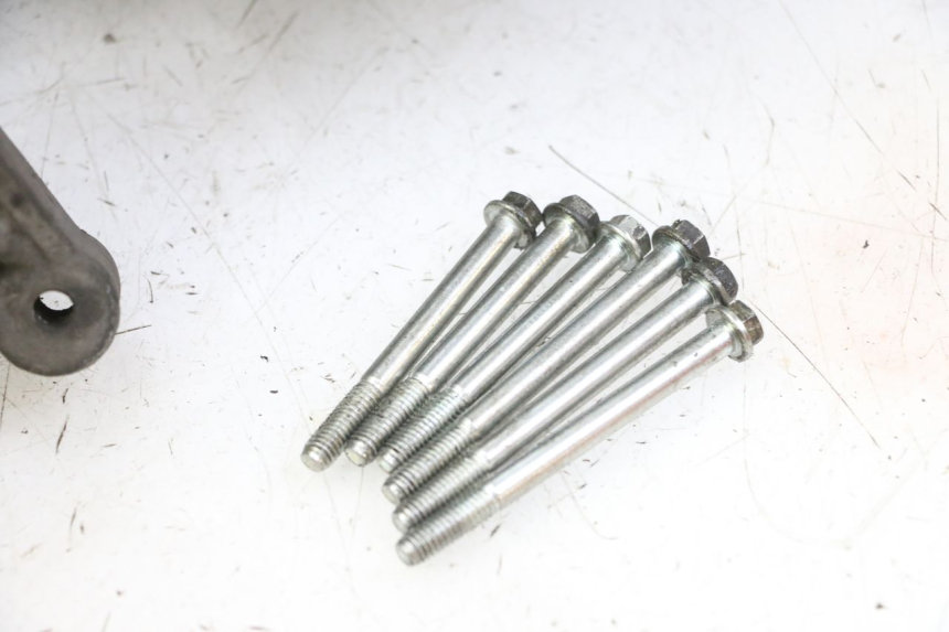 photo de CÁRTER DE MOTOR INFERIOR PEUGEOT ELYSTAR 50 (2002 - 2014) - Perfil de la pieza de repuesto