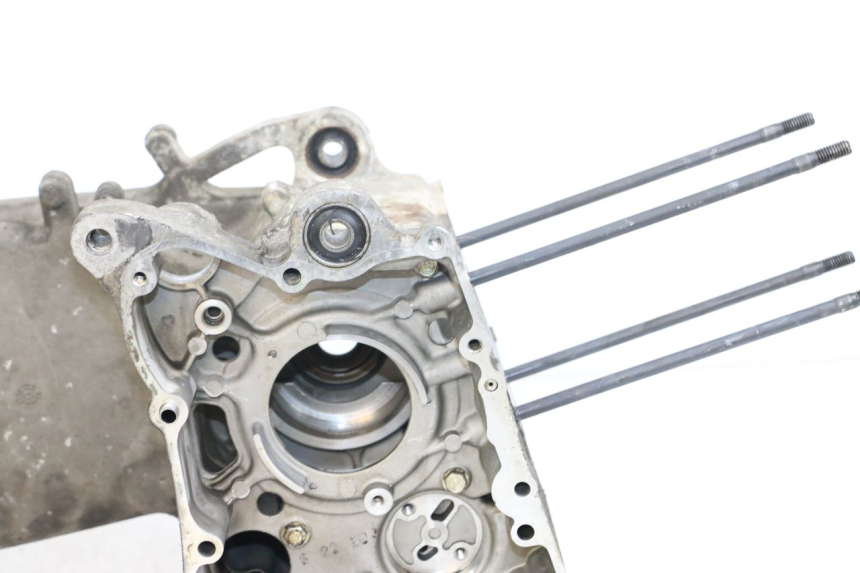 photo de CÁRTER DE MOTOR INFERIOR HONDA FES S-WING SWING ABS 125 (2007 - 2015) - Otra vista del artículo