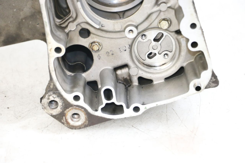 photo de CÁRTER DE MOTOR INFERIOR HONDA FES S-WING SWING ABS 125 (2007 - 2015) - Características distintivas