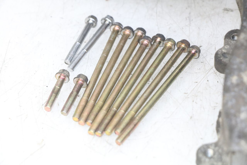 photo de CÁRTER DE MOTOR INFERIOR SYM FIDDLE 3 III 125 (2014 - 2020) - Inspección visual detallada