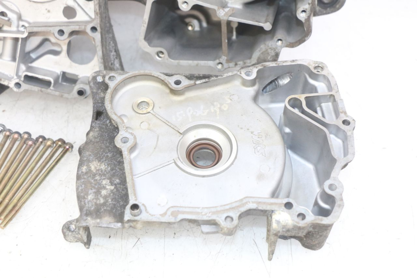 photo de CÁRTER DE MOTOR INFERIOR SYM FIDDLE 3 III 125 (2014 - 2020) - Enfoque en la estructura