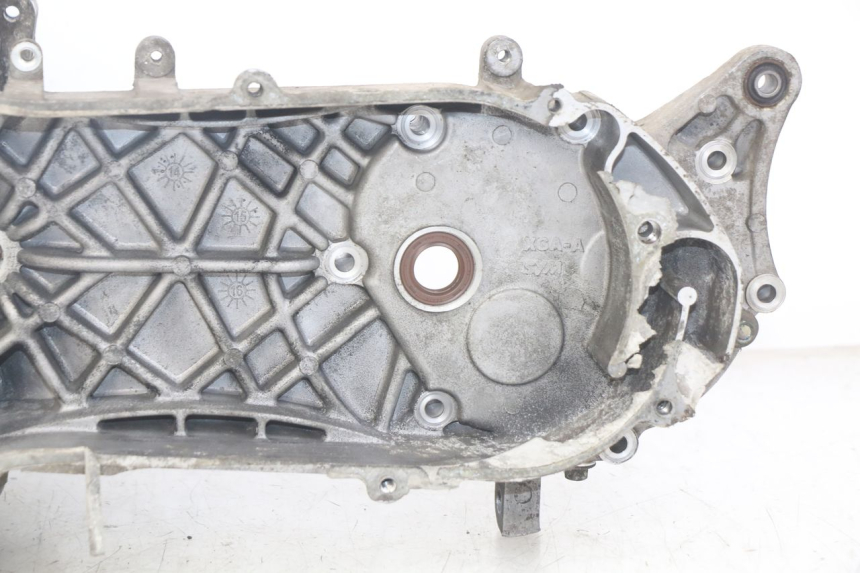 photo de CÁRTER DE MOTOR INFERIOR SYM FIDDLE 3 III 125 (2014 - 2020) - Detalles de los puntos de fijación