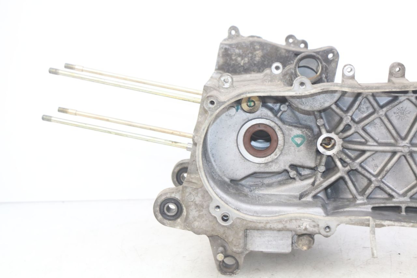 photo de CÁRTER DE MOTOR INFERIOR SYM FIDDLE 3 III 125 (2014 - 2020) - Estado de la superficie y material