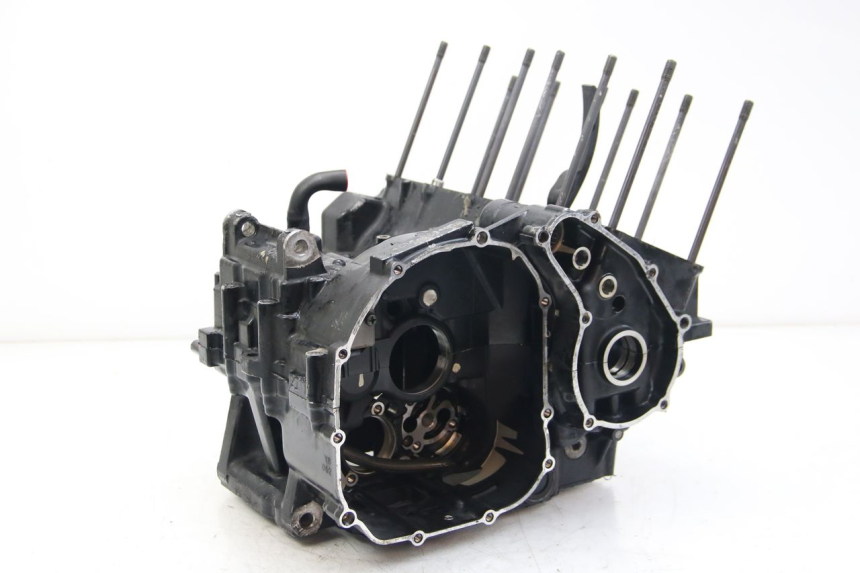 photo de CÁRTER DE MOTOR INFERIOR YAMAHA FZS FAZER 600 (2001 - 2003) - Características distintivas