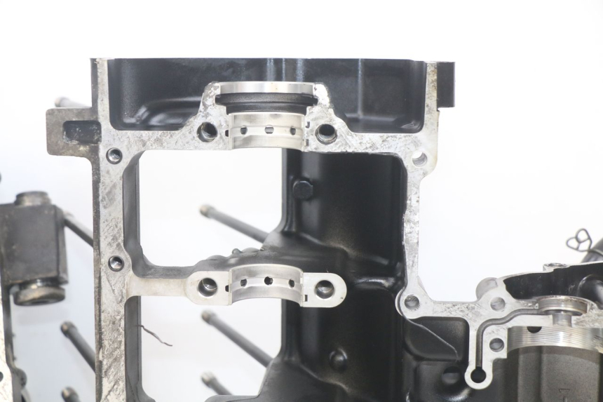 photo de CÁRTER DE MOTOR INFERIOR YAMAHA FZS FAZER 600 (1998 - 2001) - Otra perspectiva