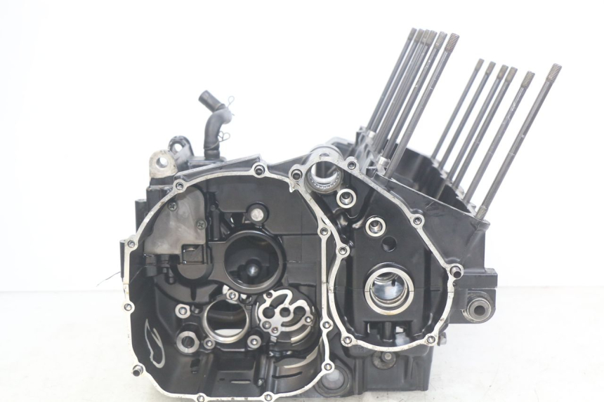 photo de CÁRTER DE MOTOR INFERIOR YAMAHA FZS FAZER 600 (1998 - 2001) - Detalles de los puntos de fijación