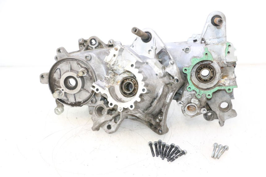 photo de CARTER PEUGEOT KISBEE 2T 50 (2010 - 2017) - Detalles de los puntos de fijación