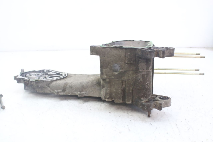 photo de CÁRTER DE MOTOR INFERIOR PEUGEOT KISBEE 4T 50 (2010 - 2017) - Primer plano técnico