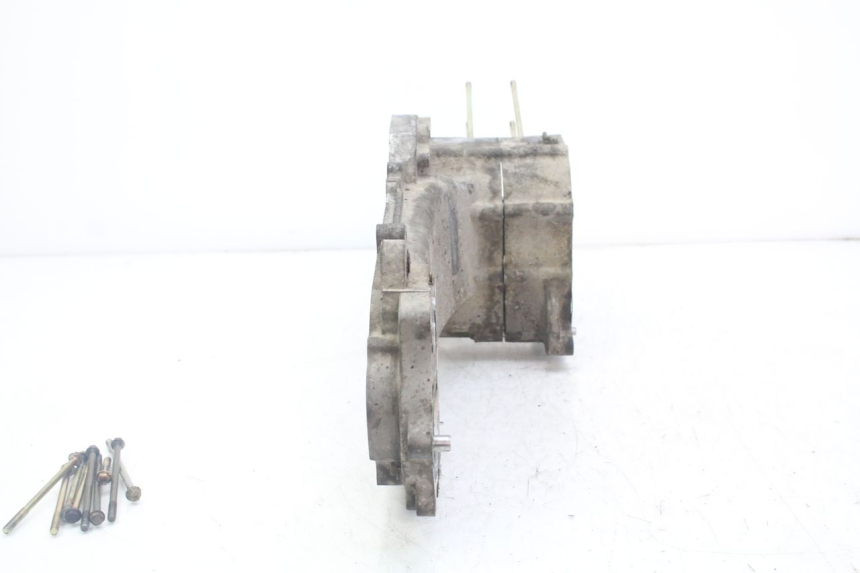 photo de CÁRTER DE MOTOR INFERIOR PEUGEOT KISBEE 4T 50 (2010 - 2017) - Detalles de los puntos de fijación