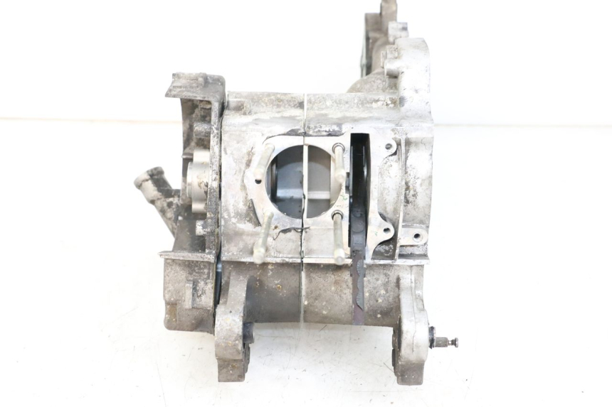 photo de CÁRTER DE MOTOR INFERIOR PEUGEOT KISBEE 4T 50 (2018 - 2022) - Detalle de la pieza