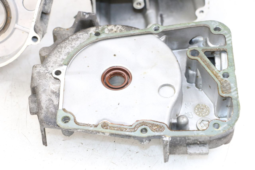 photo de CÁRTER DE MOTOR INFERIOR PEUGEOT KISBEE 4T 50 (2018 - 2022) - Otra vista del artículo