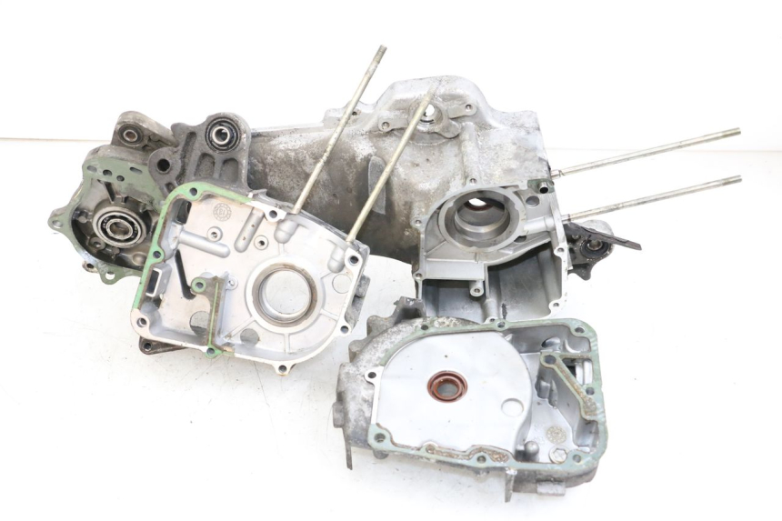 photo de CÁRTER DE MOTOR INFERIOR PEUGEOT KISBEE 4T 50 (2018 - 2022) - Zoom sobre los componentes