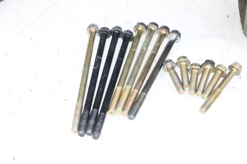 photo de CÁRTER DE MOTOR INFERIOR PEUGEOT KISBEE 4T 50 (2018 - 2022) - Primer plano de alta resolución