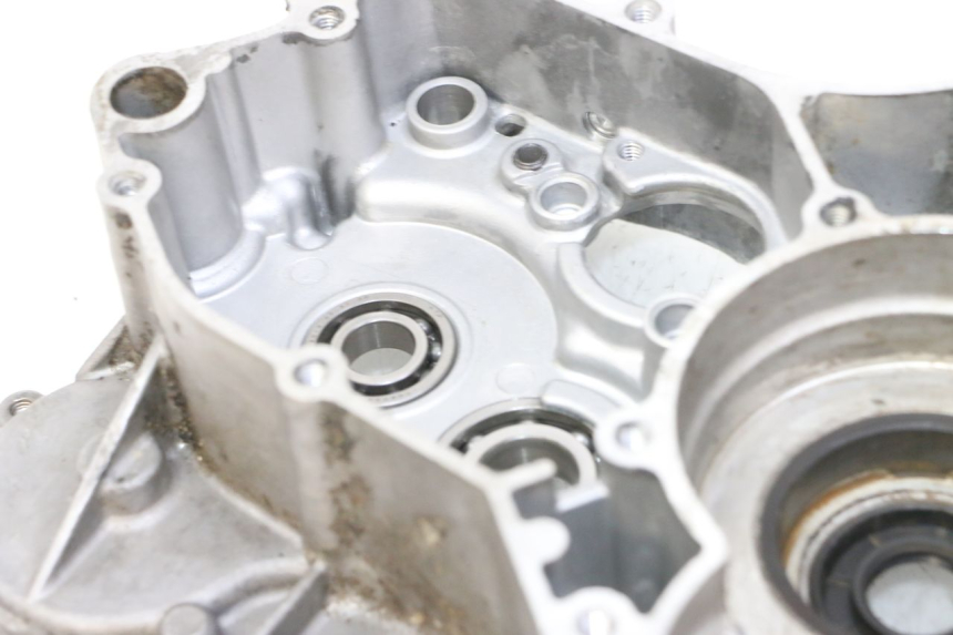 photo de CÁRTER DE MOTOR INFERIOR KAWASAKI KX 85 (2014 - 2021) - Zoom sobre los componentes