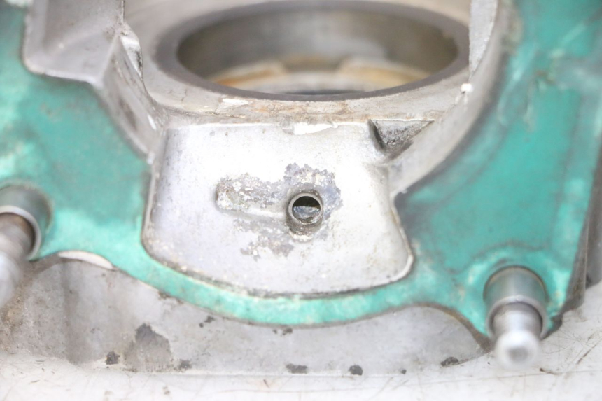 photo de CÁRTER DE MOTOR INFERIOR KAWASAKI KX 85 (2014 - 2021) - Enfoque en la estructura