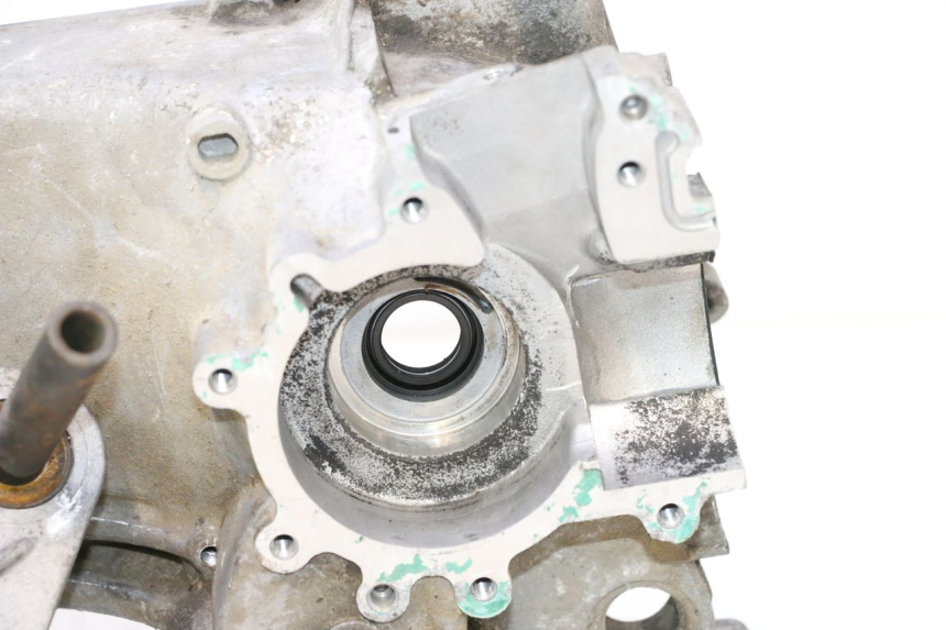 photo de CÁRTER DE MOTOR INFERIOR PEUGEOT LUDIX 50 (2005 - 2007) - Primer plano técnico