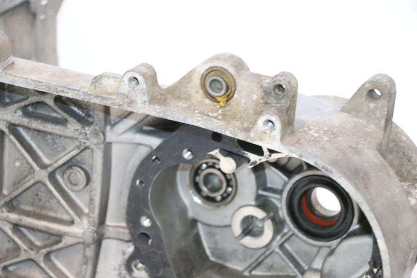 photo de CÁRTER DE MOTOR INFERIOR PEUGEOT LUDIX 50 (2005 - 2007) - Marcados y referencias originales