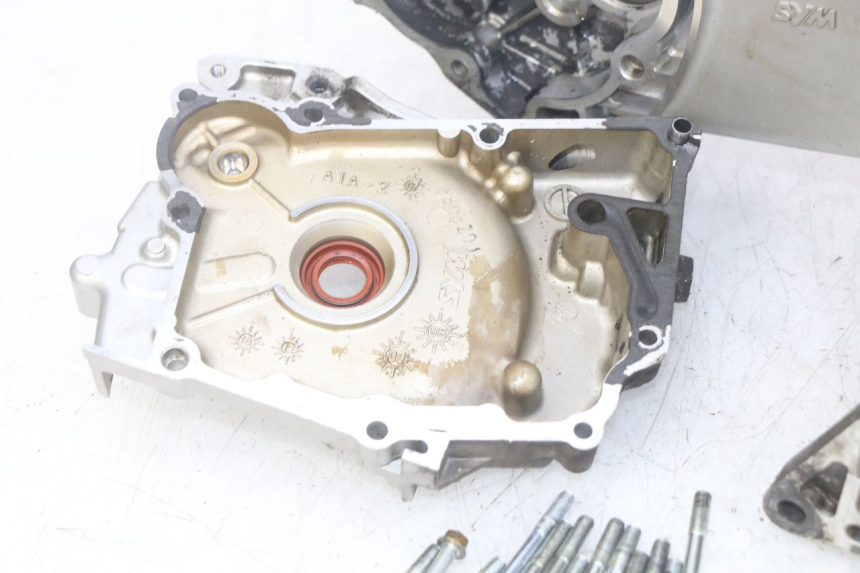 photo de CÁRTER DE MOTOR INFERIOR SYM MIO 50 (2011 - 2017) - Zoom calidad de ocasión