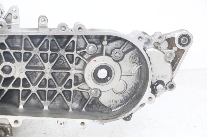 photo de CÁRTER DE MOTOR INFERIOR SYM MIO 50 (2011 - 2017) - Recambio usado revisado