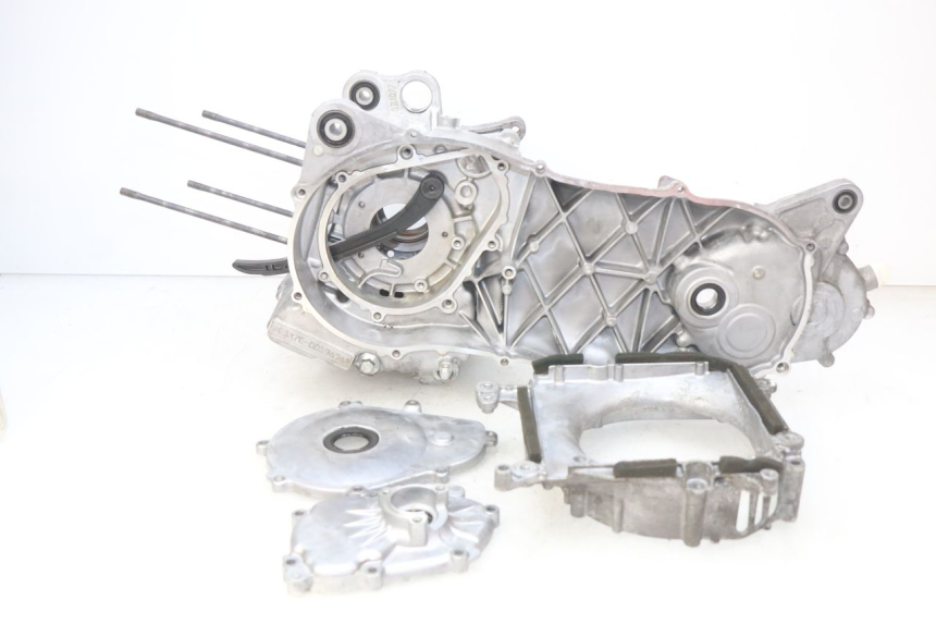 photo de CÁRTER DE MOTOR INFERIOR YAMAHA N-MAX NMAX 125 (2017 - 2020) - Vista principal