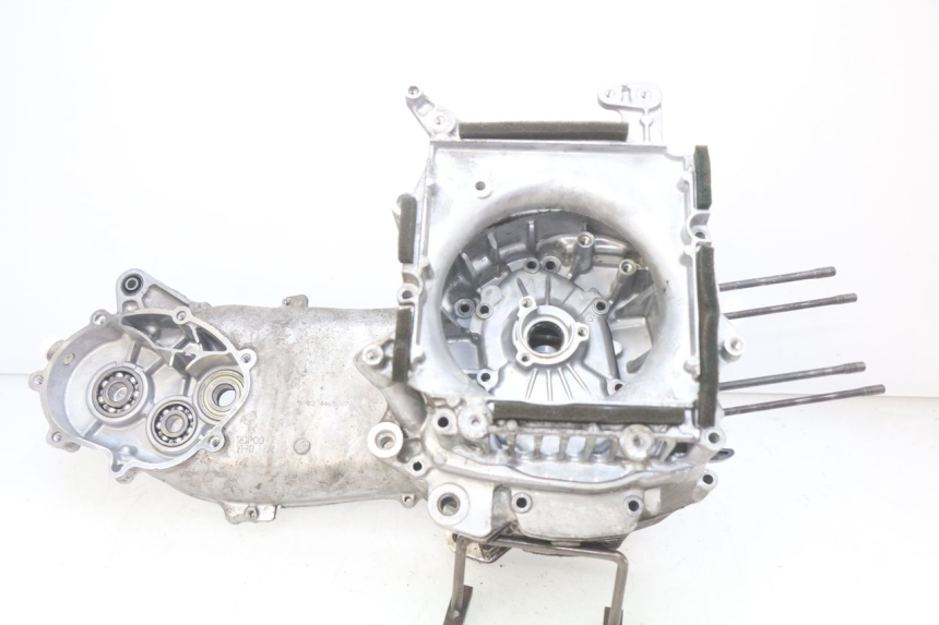 photo de CÁRTER DE MOTOR INFERIOR YAMAHA N-MAX NMAX 125 (2017 - 2020) - Zoom estado de uso