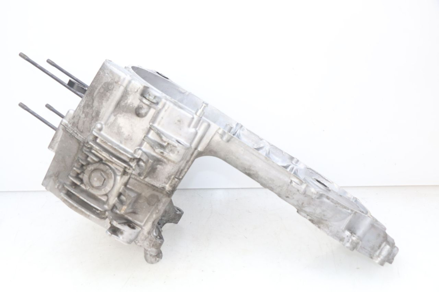 photo de CÁRTER DE MOTOR INFERIOR YAMAHA N-MAX NMAX 125 (2017 - 2020) - Primer plano técnico