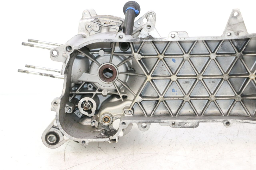 photo de CÁRTER DE MOTOR INFERIOR PIAGGIO NEW TYPHOON 50 (2018 - 2021) - Primer plano de alta resolución