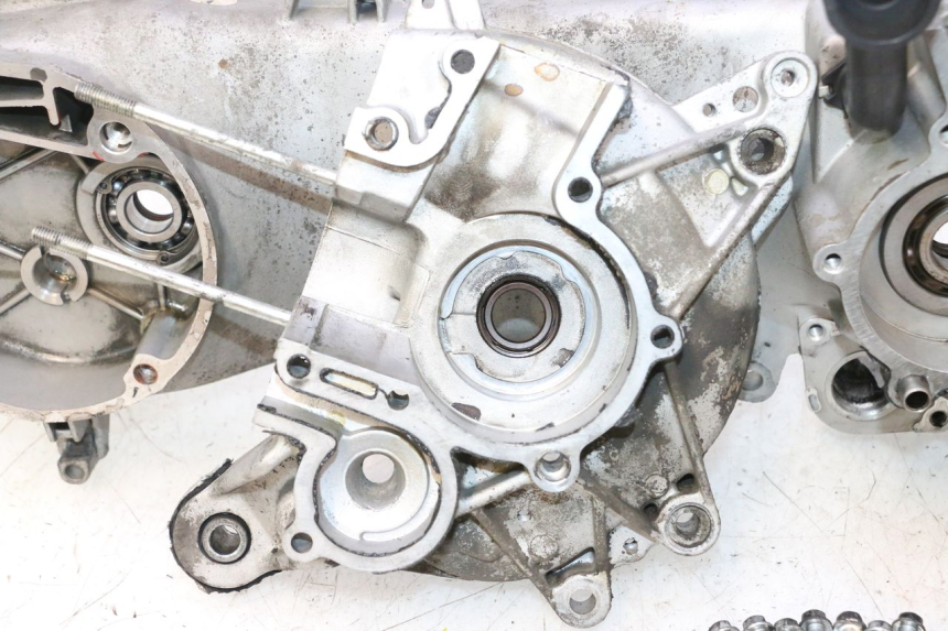 photo de CÁRTER DE MOTOR INFERIOR PIAGGIO NEW TYPHOON 50 (2018 - 2021) - Perfil de la pieza de repuesto