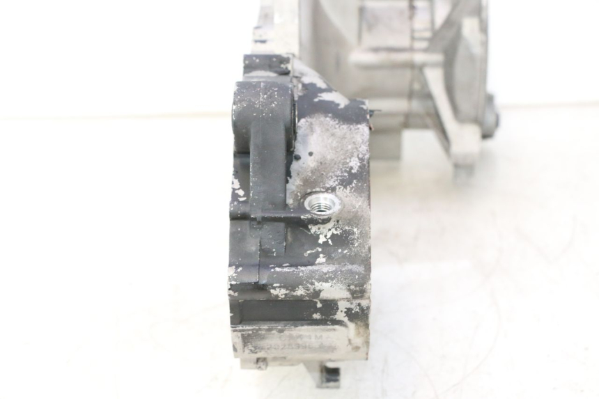 photo de CÁRTER DE MOTOR INFERIOR PIAGGIO NEW TYPHOON 50 (2018 - 2021) - Primer plano de alta resolución