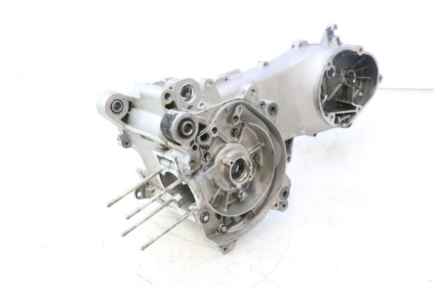 photo de CÁRTER DE MOTOR INFERIOR PIAGGIO NEW TYPHOON 50 (2018 - 2021) - Perfil de la pieza de repuesto
