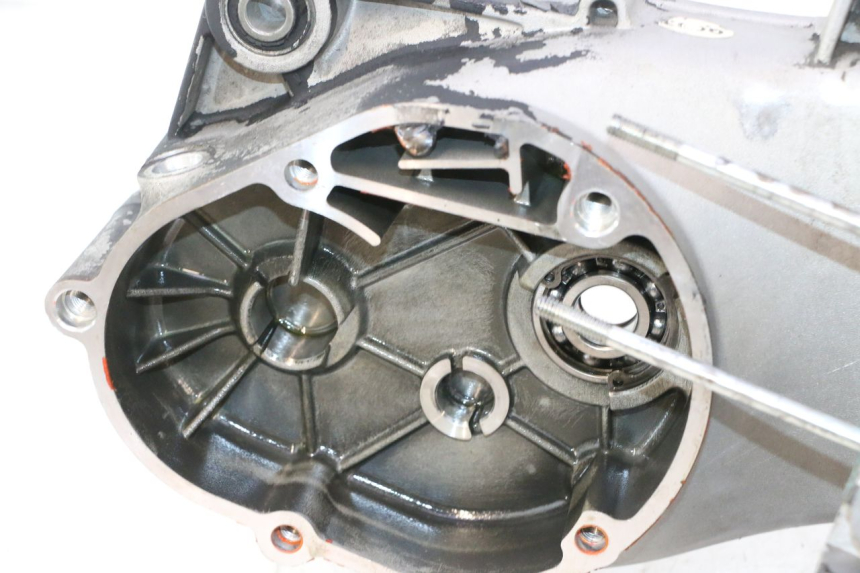 photo de CÁRTER DE MOTOR INFERIOR PIAGGIO NEW TYPHOON 50 (2018 - 2021) - Primer plano técnico