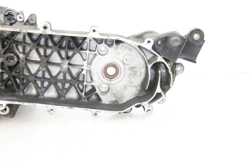 photo de CÁRTER DE MOTOR INFERIOR SYM ORBIT III 3 4T 50 (2018 - 2021) - Enfoque en la estructura