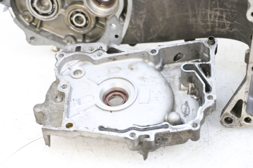 photo de CÁRTER DE MOTOR INFERIOR SYM ORBIT III 3 4T 50 (2018 - 2021) - Ángulo de visión alternativo