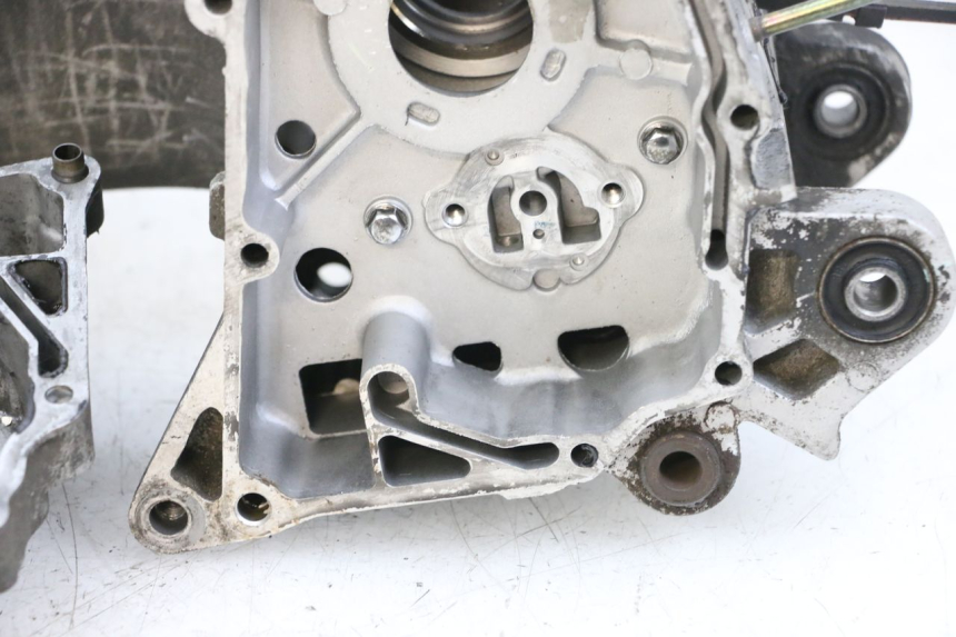 photo de CÁRTER DE MOTOR INFERIOR SYM ORBIT III 3 4T 50 (2018 - 2021) - Perfil de la pieza de repuesto