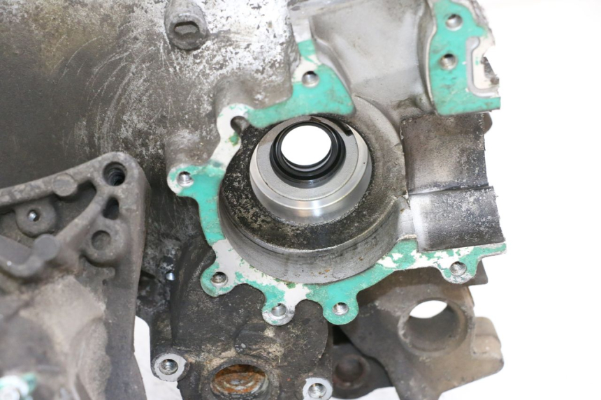 photo de CÁRTER DE MOTOR INFERIOR PEUGEOT LUDIX 50 (2008 - 2017) - Inspección visual detallada