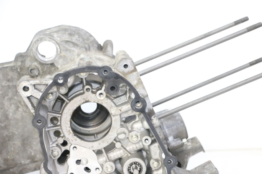 photo de CARTER PEUGEOT SATELIS 125 (2013 - 2018) - Detalles de los puntos de fijación