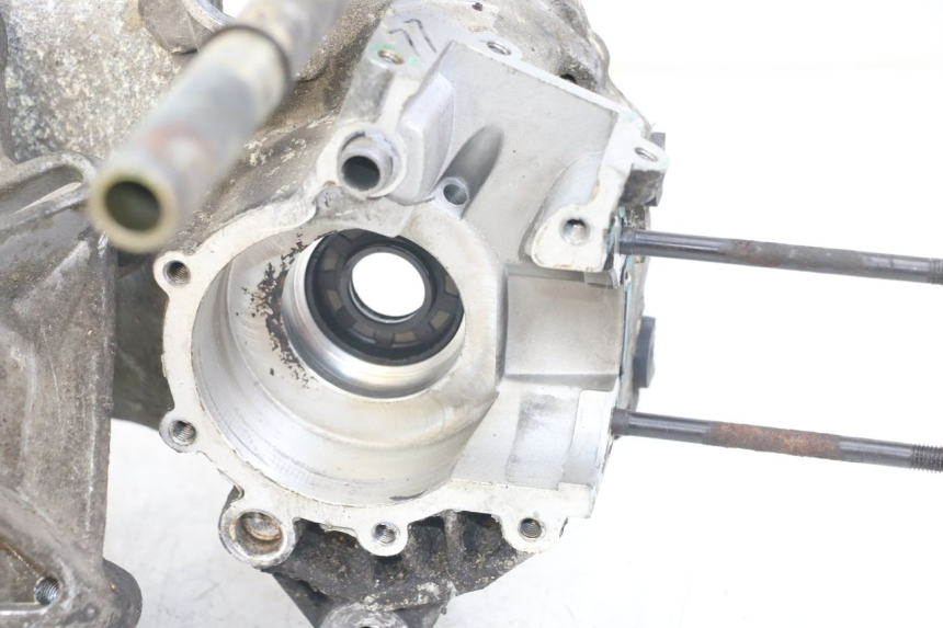photo de CÁRTER DE MOTOR INFERIOR KEEWAY RY6 2T 50 (2011 - 2019) - Enfoque en la estructura