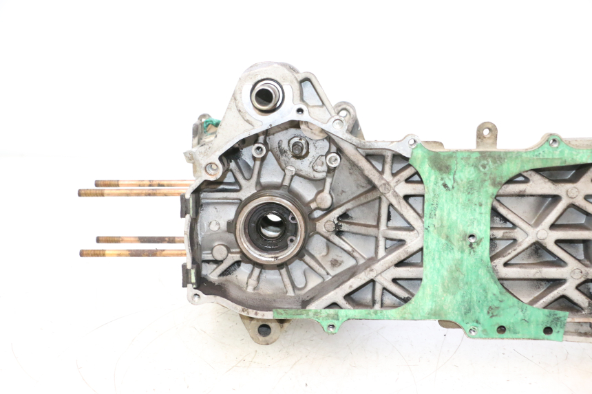 photo de CÁRTER DE MOTOR INFERIOR KEEWAY RY6 2T 50 (2011 - 2019) - Ángulo de visión alternativo