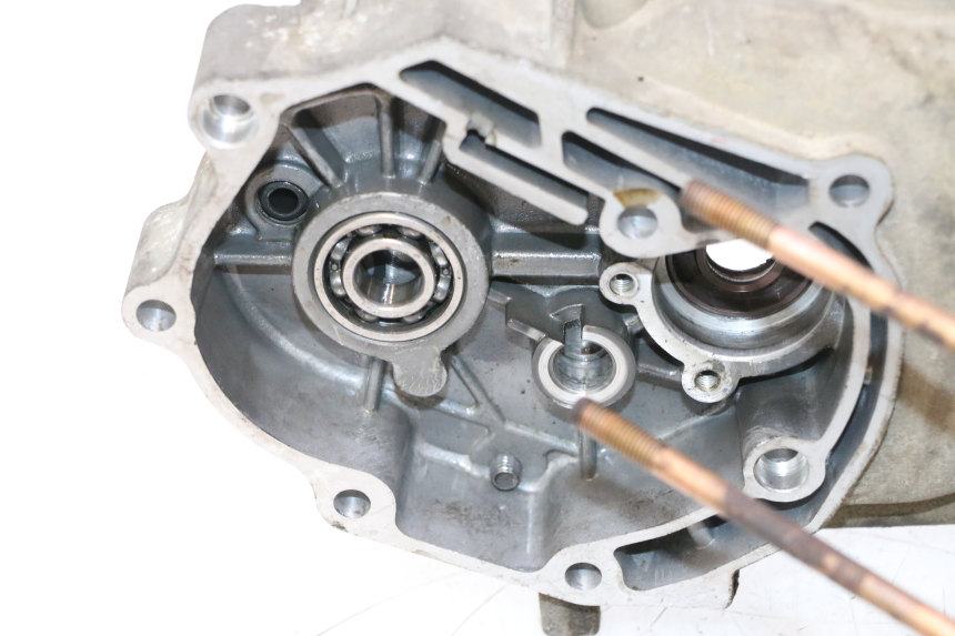 photo de CÁRTER DE MOTOR INFERIOR KEEWAY RY6 2T 50 (2011 - 2019) - Otra perspectiva