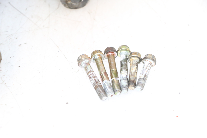photo de CÁRTER DE MOTOR INFERIOR KEEWAY RY6 2T 50 (2011 - 2019) - Primer plano técnico