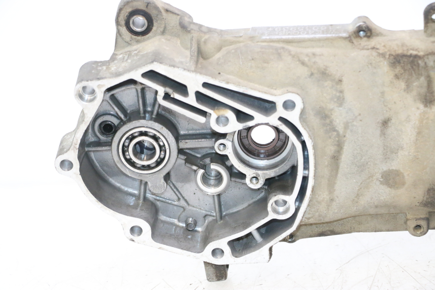 photo de CÁRTER DE MOTOR INFERIOR KEEWAY RY6 2T 50 (2011 - 2019) - Recambio usado revisado