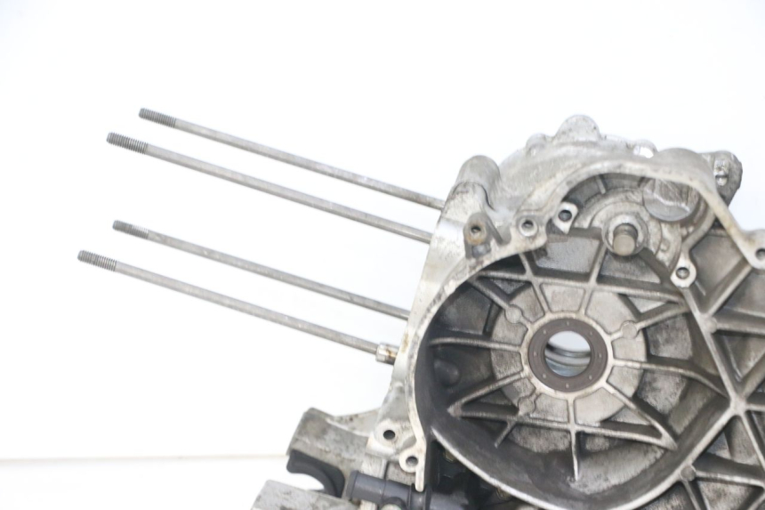 photo de CARTER PEUGEOT SATELIS 125 (2013 - 2018) - Zoom sobre los componentes